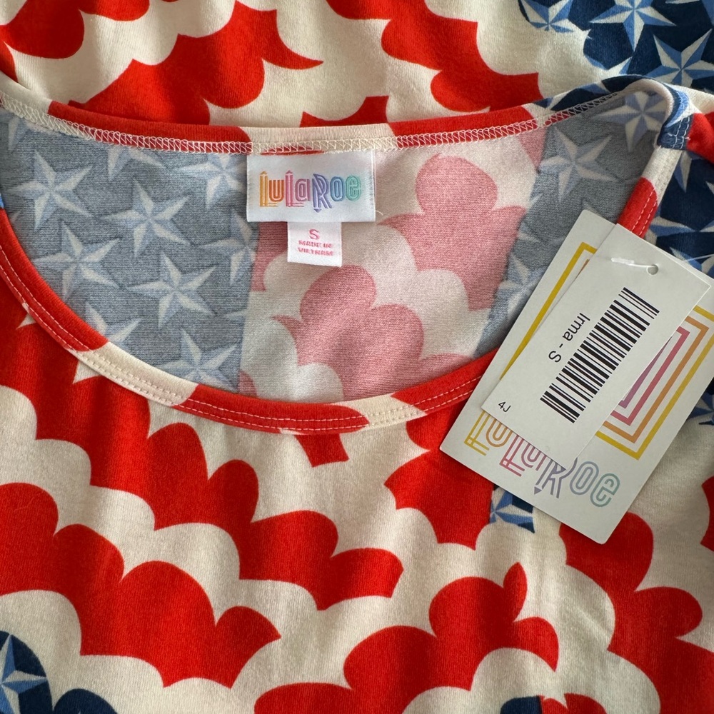 LuLaRoe Irma Women's Short Sleeve Sz S High/low Hem Old Glory pattern NWT